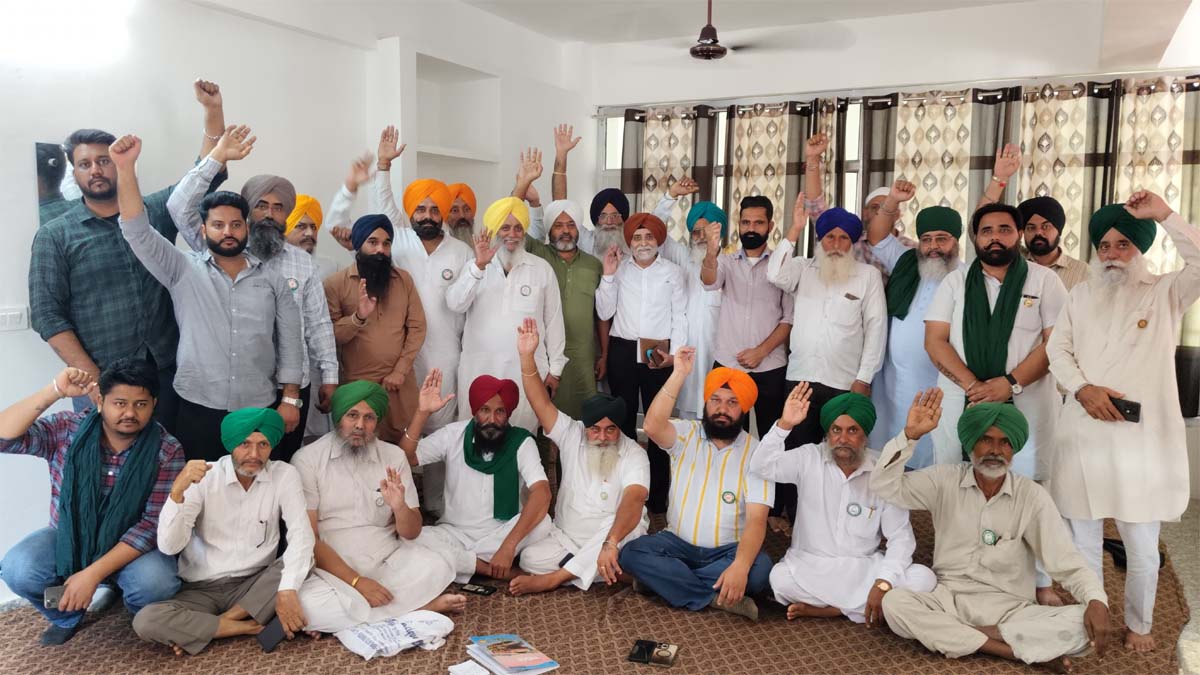 Sanyukta Kisan Morcha has become active to save the panchayat lands of Mohali district.